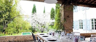 Demeure du XVIIIe avec piscine prÚs des Cévennes