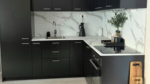 Coffee/tea maker, oven, dishwasher