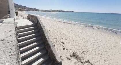 Amazing Views with Direct Beach Access Dog Friendly