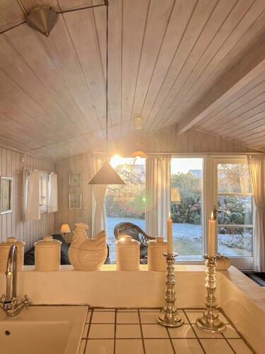 Family-friendly summer house near the beach