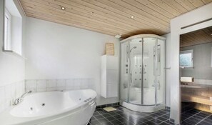 Shower - Holiday home near Mini-Mallorca in Øster Hurup (Hadsund)