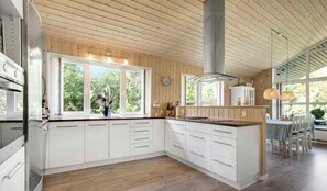 Kaffetrakter/tekoker, mikrobølgeovn, ovn og oppvaskmaskin