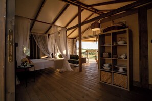 Quarto casal ou duplo superluxo, vista para a colina