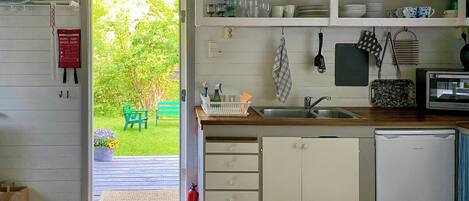 Microwave, oven, coffee/tea maker