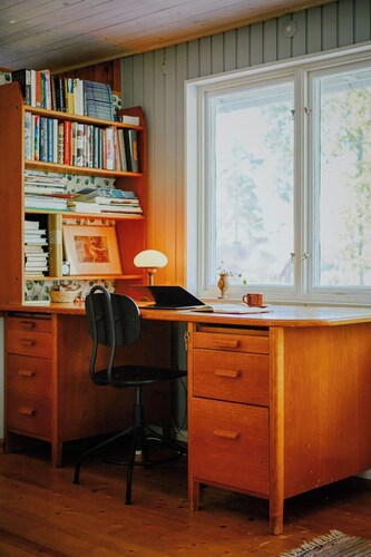 Rustic cottage for creative souls by Lake Lingbo