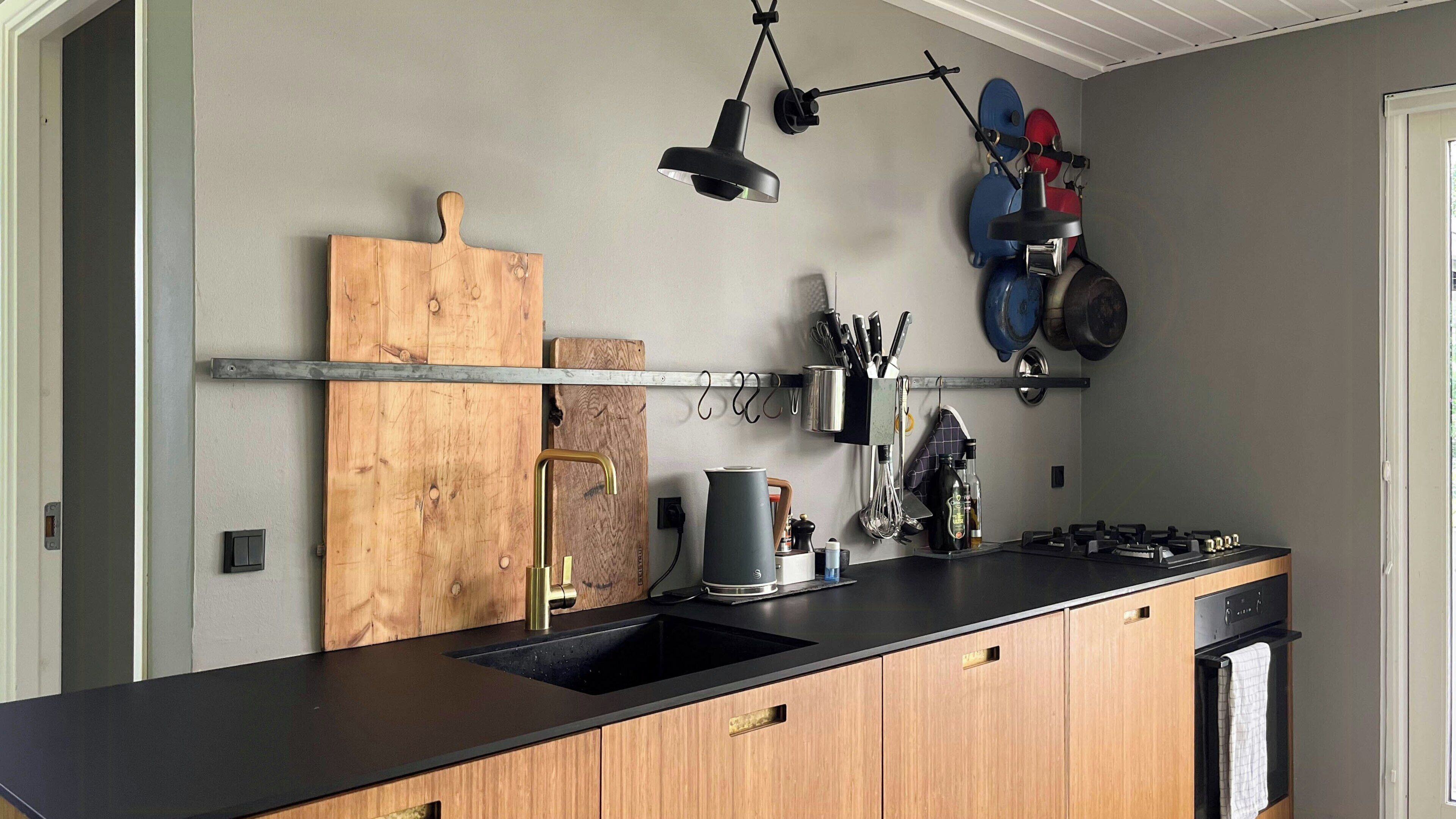 Coffee/tea maker, microwave, oven, dishwasher