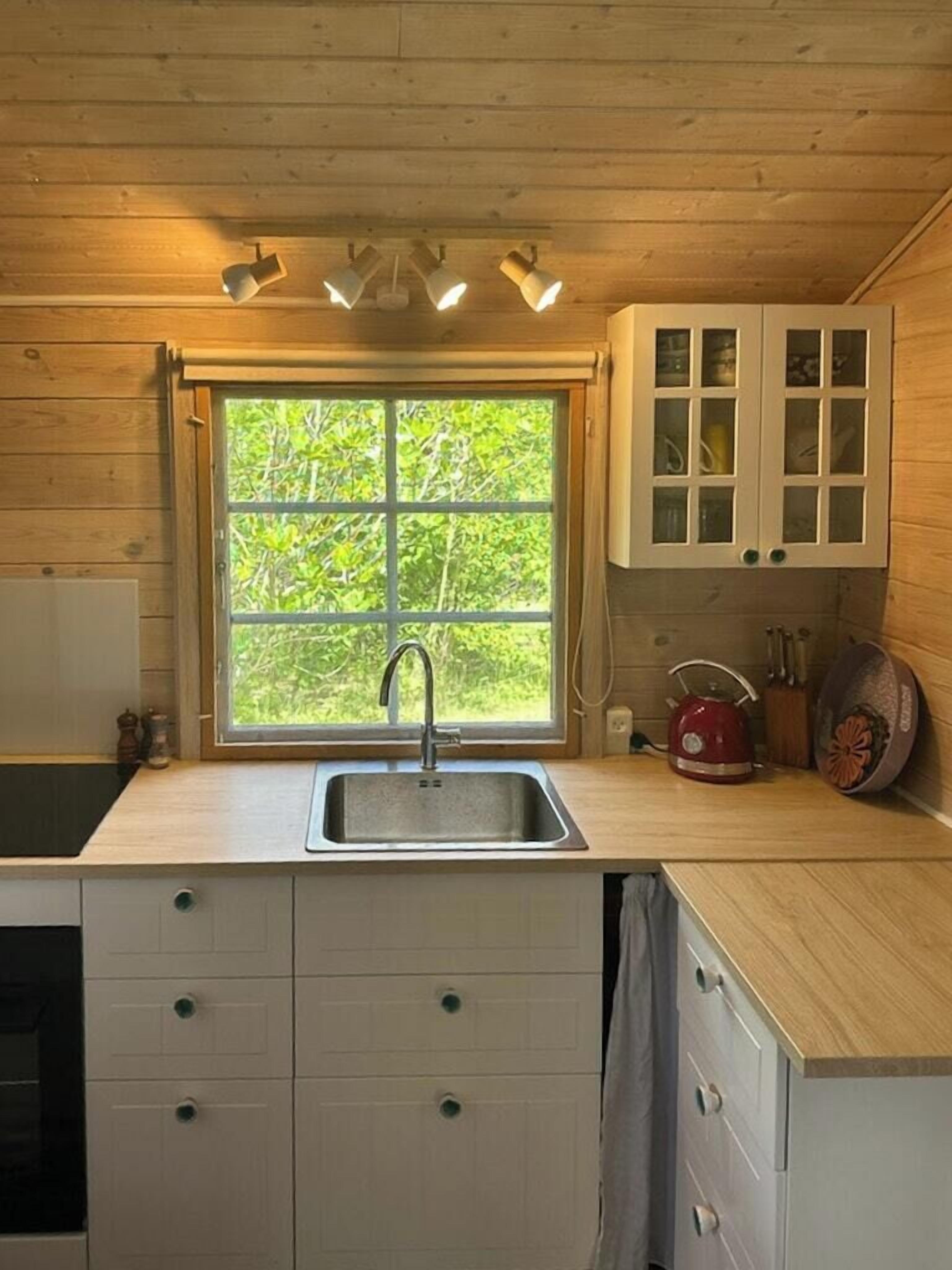 Oven, coffee/tea maker