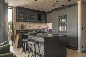 Microwave, oven, dishwasher, coffee/tea maker
