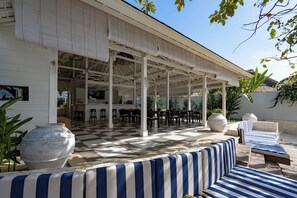 Restaurant - White Horse Retreat  (Lembongan Island)