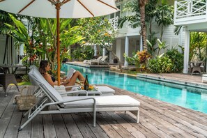 Outdoor pool - White Horse Retreat  (Lembongan Island)