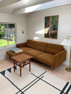 TV, fireplace - Elegant summer house close to the beach and forest (Kalundborg)