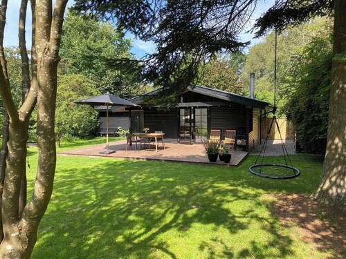 Elegant summer house close to the beach and forest