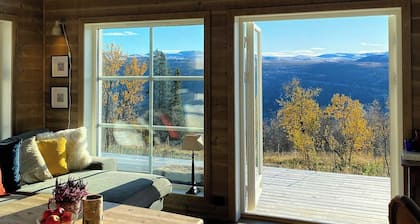 Traditional cabin with views of Hardangervidda
