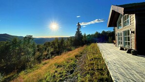 Unclassified image, 2 of 27, button - Traditional cabin with views of Hardangervidda (Uvdal)