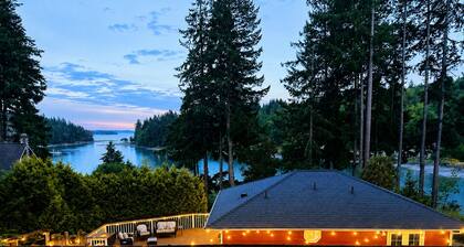 Water View Cove Cottage with Private Dock, Hot Tub, Fire Pit