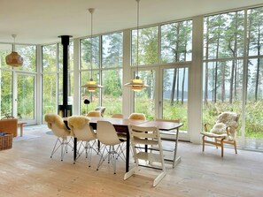 Dining - Modern peninsula cabin with panoramic view (Vislanda)