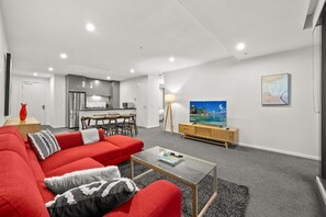 Deluxe Apartment, Balcony, City View | Living area | Smart TV - Exclusive Stays - Southbank Grand (Southbank)