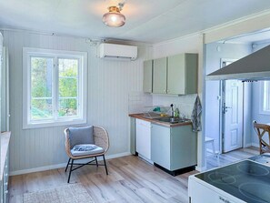 Oven, coffee/tea maker - Cosy Swedish house on Lake Fryken with fireplace (Östra Ämtervik)