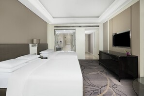 In-room safe, desk, laptop workspace, blackout curtains - Taizhou Qilong Hotel (Taizhou)
