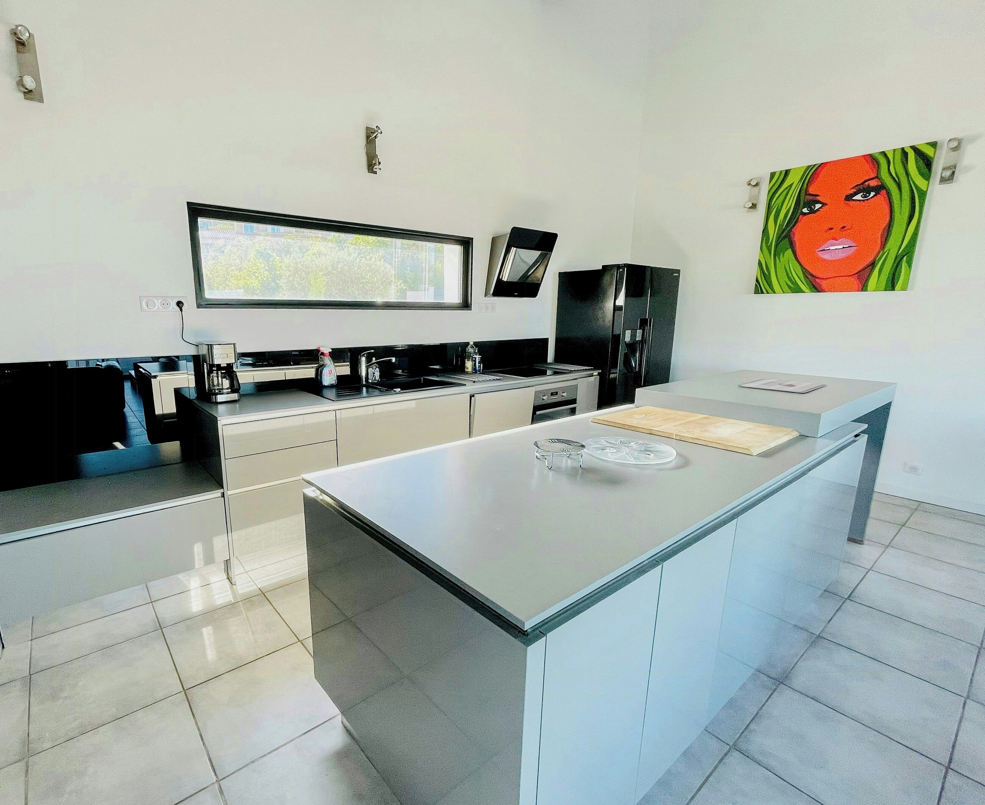 Coffee/tea maker, microwave, oven, dishwasher