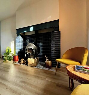 Interior - Family home on a château estate in Limousin (Saint-Priest-Ligoure)