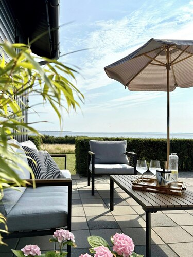 Beach villa overlooking South Funen Archipelago