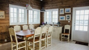 Dining - Modern family cabin with views of Spåtind (Etnedal)