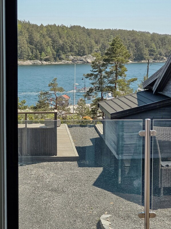 Interior - Holiday home with royal ship views in Hagefjord (Borøy)