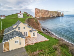 Exterior - Vrbo Property (Percé)