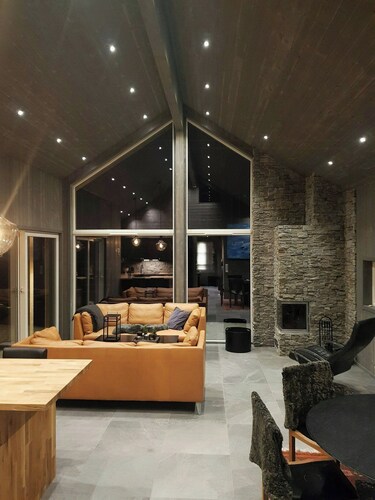 Cabin in alpine slope near Besseggen