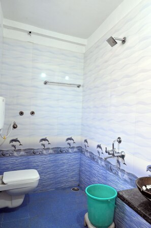 Vila | Banheiro | Chuveiro, sabonete, shampoo 