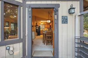 Outdoor dining - Mountain Hideaway | Fireplace + Deck | Near Village | The Cabin by Enchanting (Lake Arrowhead)