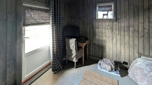 Cabin with sea views and northern lights