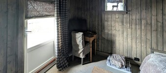 Cabin with sea views and northern lights