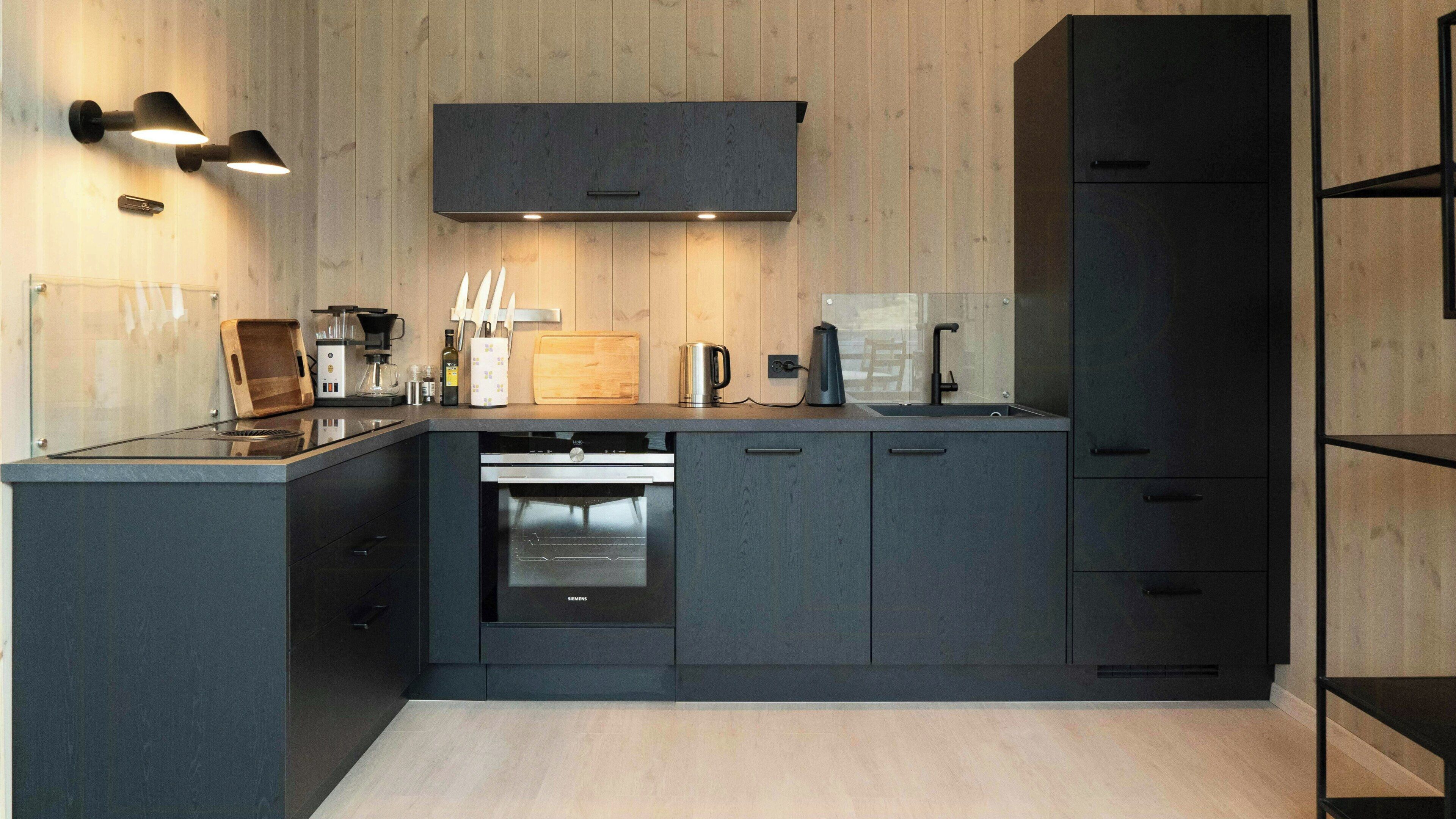 Coffee/tea maker, oven, dishwasher