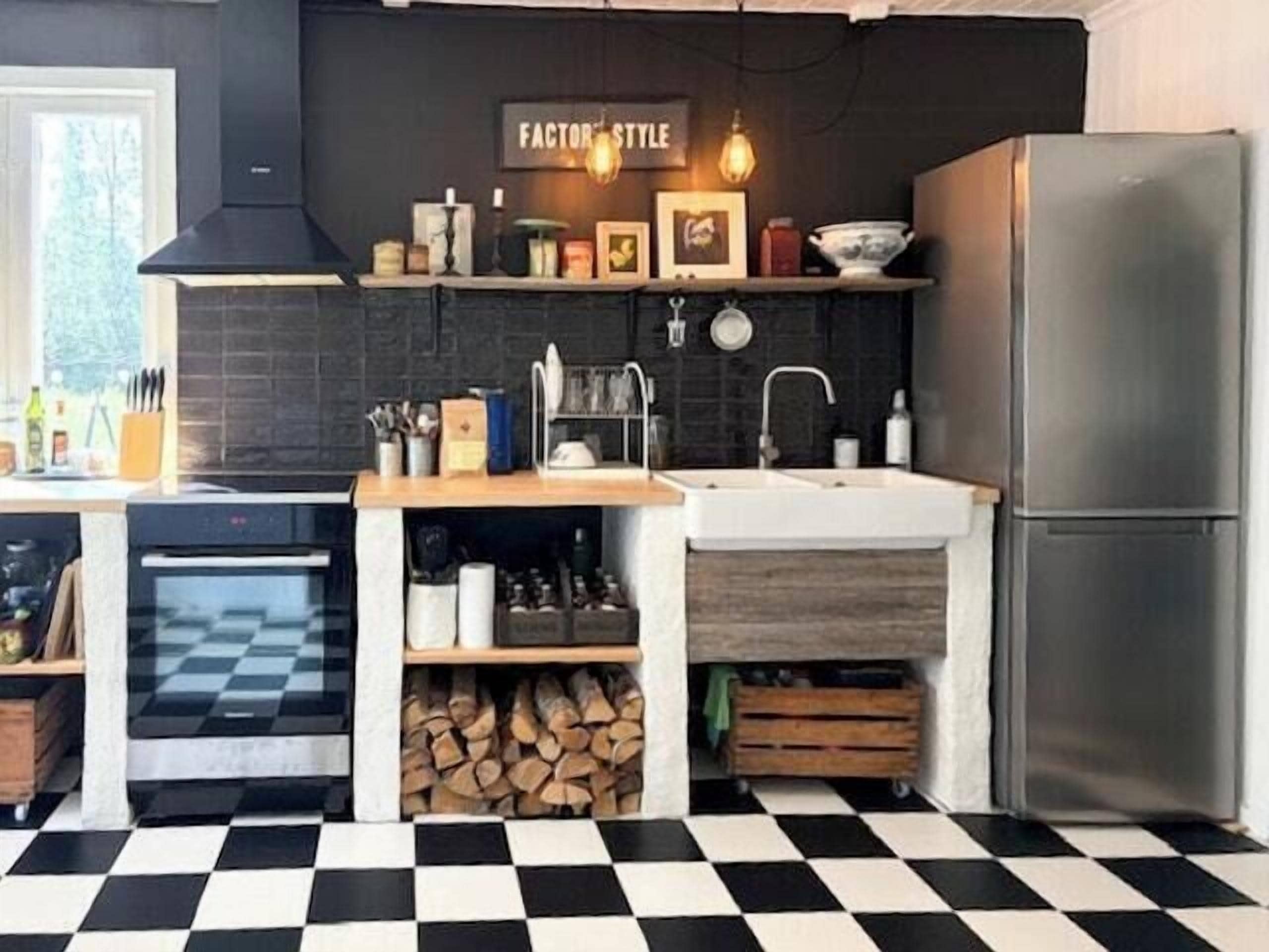 Oven, coffee/tea maker