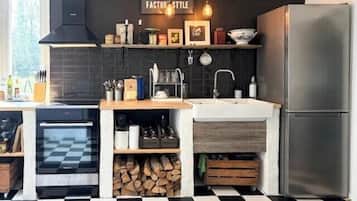 Oven, coffee/tea maker