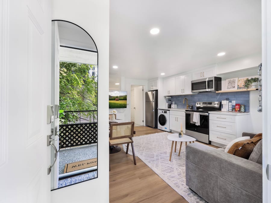 Comfort Apartment, 1 Queen Bed, Non Smoking, Kitchen | Interior