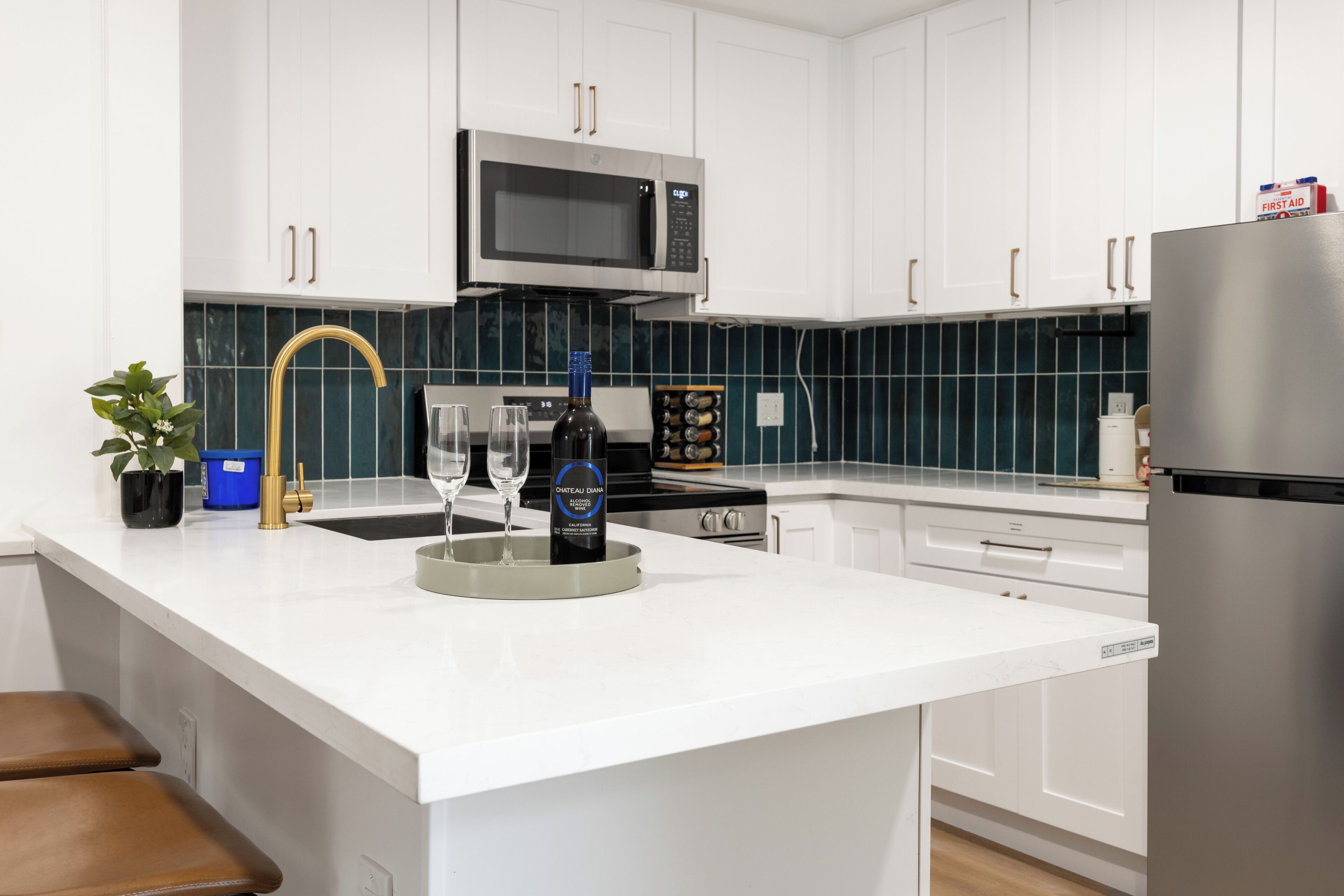 Comfort Apartment, 1 Queen Bed, Non Smoking, Kitchen | Private kitchen