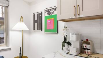 Business Apartment, 1 Queen Bed, Non Smoking, Kitchen | Interior