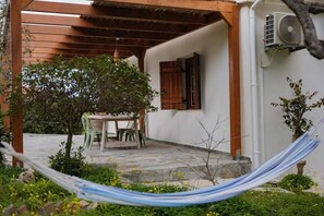 House, 3 Bedrooms, Patio, Sea View | Outdoor dining - Dia View Retreat (Elia)