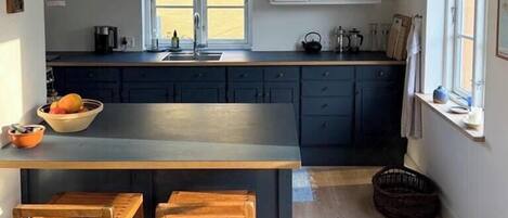 Oven, dishwasher, coffee/tea maker