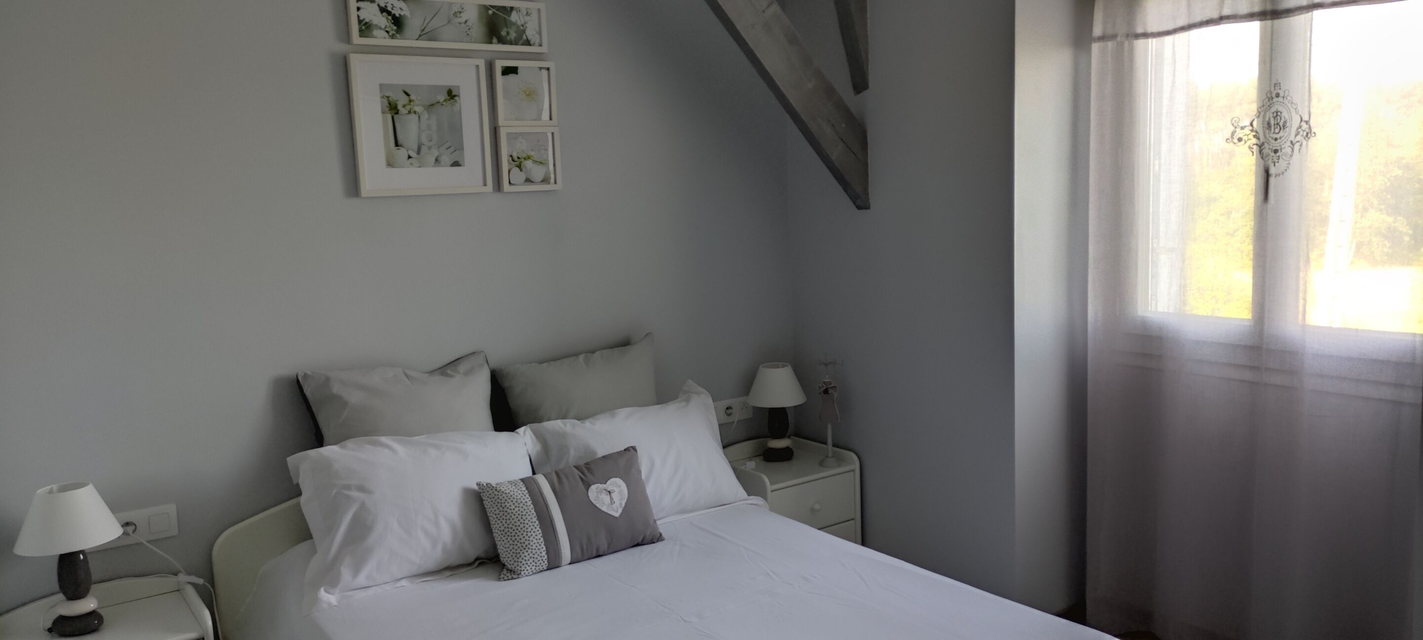 Standardenkeltværelse - privat badeværelse - udsigt til have (chambre d'hôtes référence) | Gratis Wi-Fi