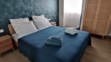 Family Quadruple Room, Ensuite, Courtyard View (Chambres d'Hôtes Référenc) | Free WiFi