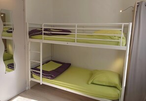 Iron/ironing board, Internet - Garden-level duplex with air-conditioning - heated swimming pool - direct access to the Ardèche river (Pradons)