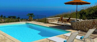 Villa met uitzicht op zee en panoramisch zwembad in Scopello