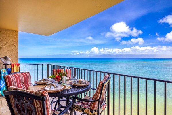 Outdoor dining - Oceanfront Corner-Unit, Large Lanai, Amazing Sunsets, Views! (Lahaina)