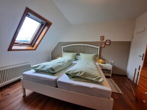Iron/ironing board, WiFi, bed sheets - Apartment 'Ahorn im Schwarzwald' with Shared Terrace, Balcony, and Wi-Fi (Zell)