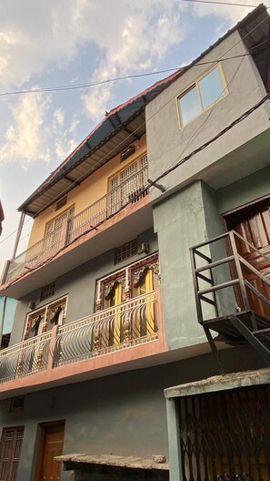 Front of property - Vaikunth Homestay (Joshimath)