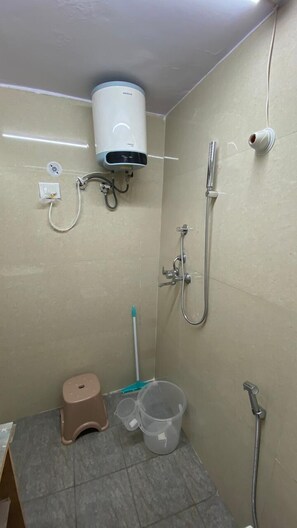 Shower, towels, soap, shampoo